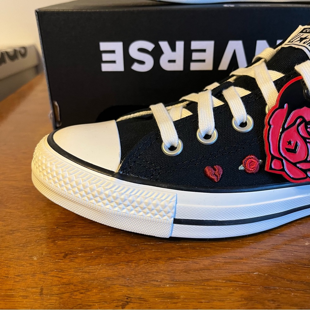 CONVERSE Women’s Chuck Taylor All Star Valentine's Day 2025 Sneakers - Picture 2 of 12